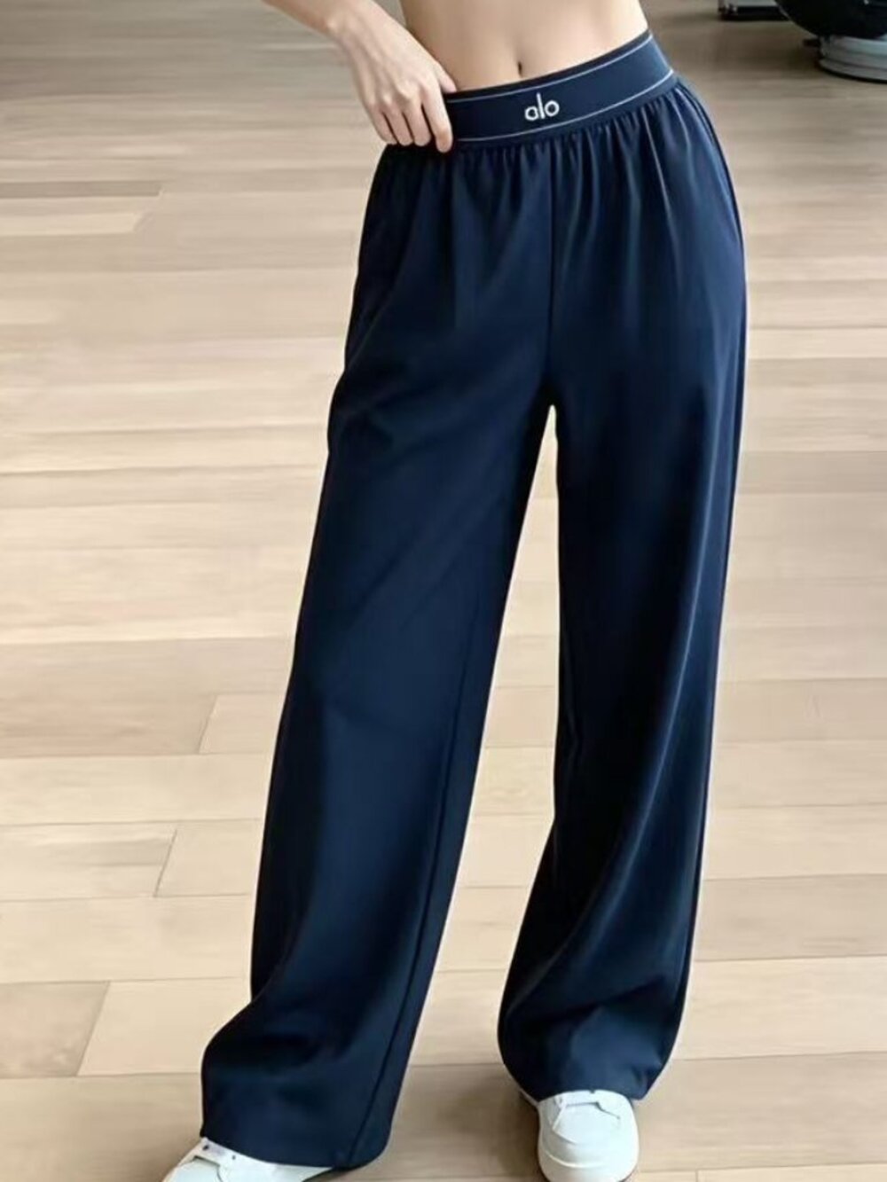 NWT ALO Yoga Navy Blue Suit Up Trouser (Regular) Relaxed ๐ - Picture 8 of 8